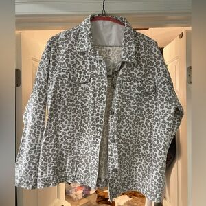 White and taupe leopard Mud Pie jean shacket